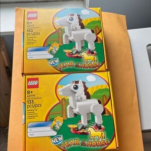 LEGO Year of the Horse Set with White and Brown Bricks